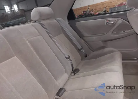 2001 Toyota Camry Le z USA, uszkodzony, nr VIN JT2BG22K110594901